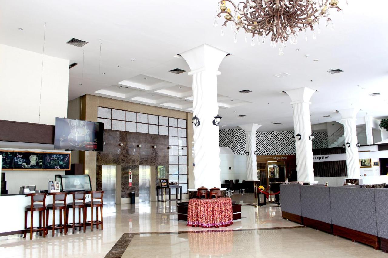 Forbis Hotel Serang Esterno foto