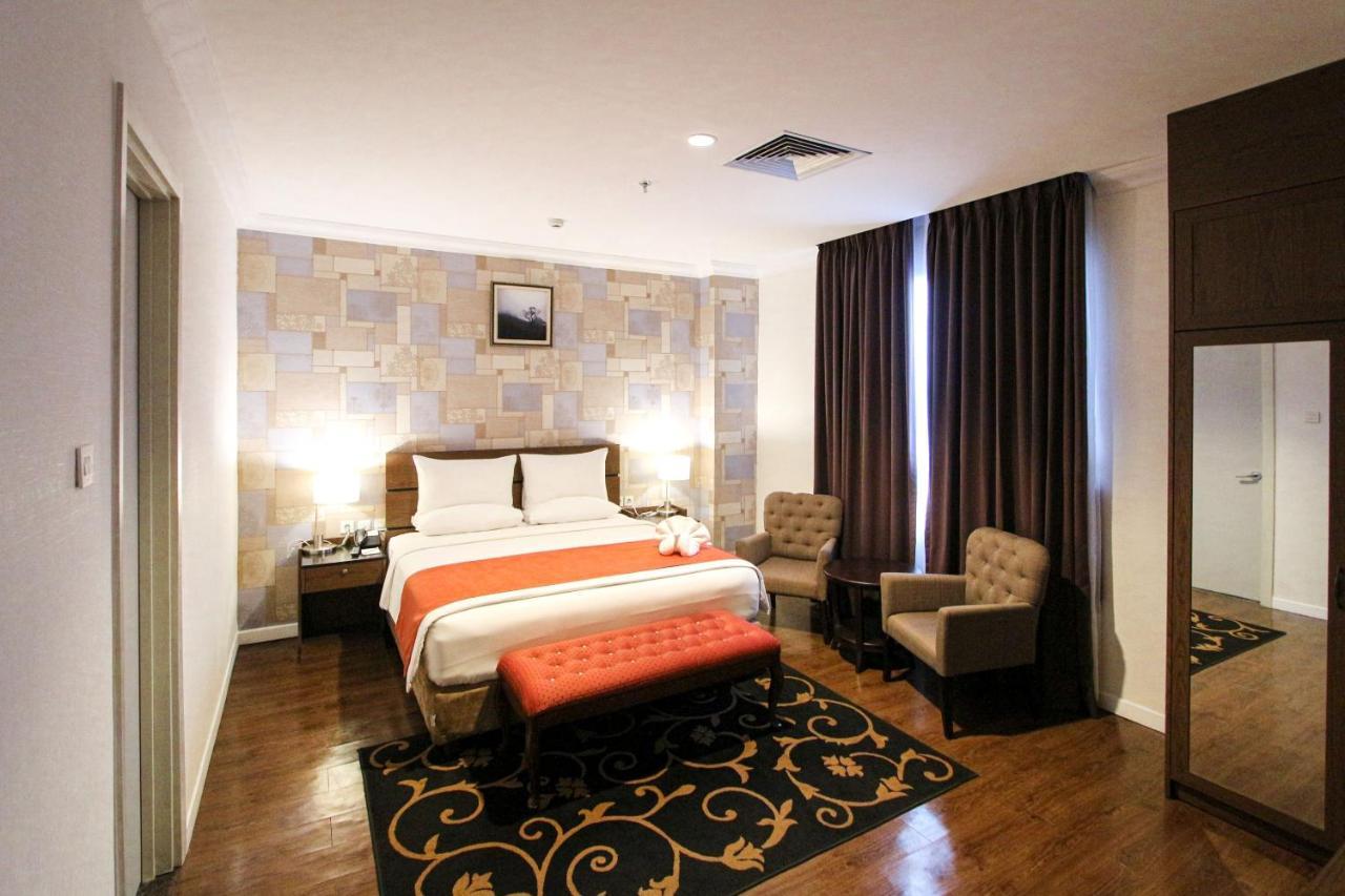 Forbis Hotel Serang Esterno foto