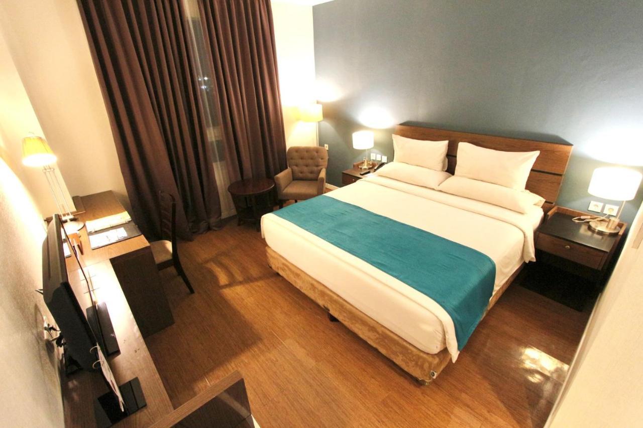 Forbis Hotel Serang Esterno foto